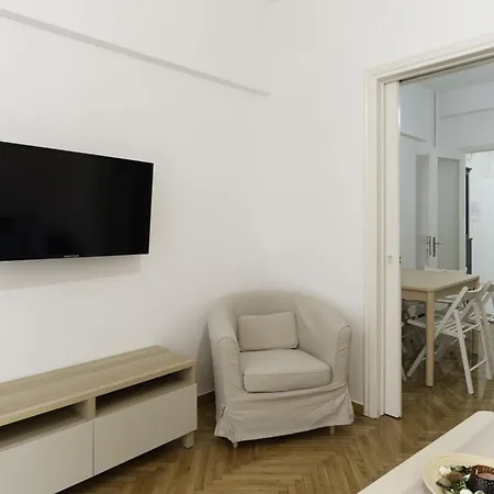 Phaedrus Living: Center Koukaki Flat * アテネ